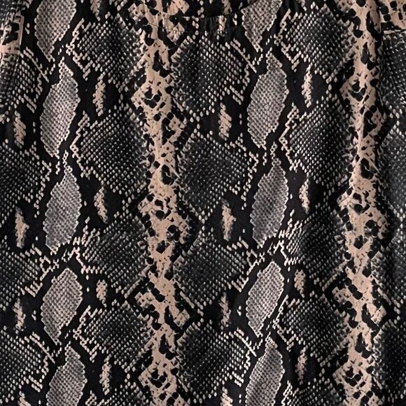 HUGO Silk Python Snake Print Sleeveless Blouse Black Gray 6 - Picture 3 of 5